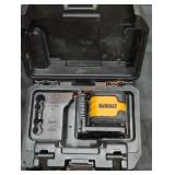 DEWALT Green Cross Line Laser Level/Case
