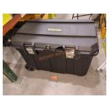 Stanley 50Gal. Tote with Wheels does have Damage