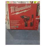 Milwaukee M12 1/4" Screwdriver + 3/8" Ratchet Kit