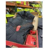 Milwaukee M12 Med black axis heated vest
