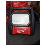 Milwaukee Rover M18 Dual Power Flood Light