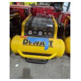 DeWalt 4.5 gallon air compressor