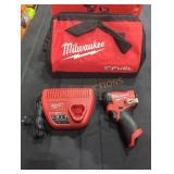 Milwaukee M12 1/4" Impact Driver Kit