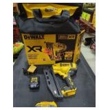 DeWalt 20V 16GA Angled Finish Nailer