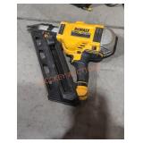 DEWALT.30 ï¿½ clipped head/ full head Nailer