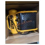 DEWALT 4.5 Gal. Electric portable compressor
