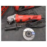 Milwaukee Corded 4-/12" Small Angle Grinder Paddle