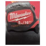 Milwaukee 16