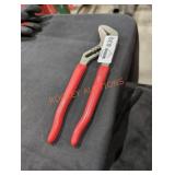 Milwaukee pliers