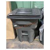 Milton Pick Up. 96 Gallon Trash Can
