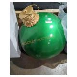 Pick up in Milton, 1 Large Green Ornament