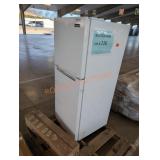 Magic Chef Refrigerator/Freezer, Cordless Blinds Magic Chef Refrigerator/Freezer, Cordless Blinds