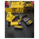 DeWalt 20v 18Ga Narrow Crown Stapler Kit DeWalt 20v 18Ga Narrow Crown Stapler Kit