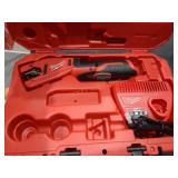 Milwaukee M12 Copper Tubing Cutter, No Battery Milwaukee M12 Copper Tubing Cutter, No Battery