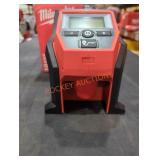 Milwaukee M12 Compact Inflator Milwaukee M12 Compact Inflator