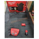 Milwaukee M12 Heated Axis Vest Kit, 2X Black Milwaukee M12 Heated Axis Vest Kit, 2X Black
