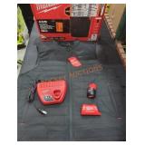 Milwaukee M12 Heated Axis Vest Kit, XL Black Milwaukee M12 Heated Axis Vest Kit, XL Black
