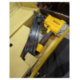 DeWalt 28� wire weld framing nailer DeWalt 28� wire weld framing nailer