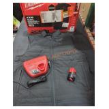 Milwaukee M12 Heated Axis Vest Kit, M Black Milwaukee M12 Heated Axis Vest Kit, M Black