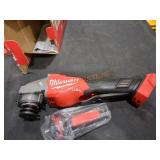 Milwaukee M18 4-1/2"-6" Braking Grinder Milwaukee M18 4-1/2"-6" Braking Grinder