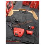 Milwaukee M12 Axis Vest, L, In Black Milwaukee M12 Axis Vest, L, In Black