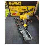 DeWalt 21� Pneumatic Round Head Framing Nailer DeWalt 21� Pneumatic Round Head Framing Nailer