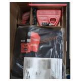 Milwaukee M12 Woman Milwaukee M12 Woman