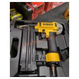 DeWalt Pneumatic 18GA Brad Nailer DeWalt Pneumatic 18GA Brad Nailer