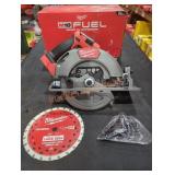 Milwaukee M18 7-1/4" Circular Saw Milwaukee M18 7-1/4" Circular Saw