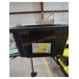 1 HDX tough tote 14 gallon. No lids.