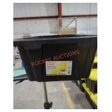 1 HDX tough tote 14 gallon. No lids.