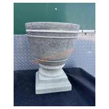 Spartan Urn Flower Pot Spartan Urn Flower Pot