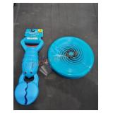 (2) Frisbee