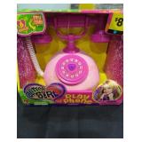 Glitter girl play phone