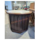 26"W ï¿½ 20"H Round Top Side Table