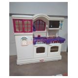 Little Tikes Victorian Play Kitchen