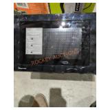 Magic Chef  17" Black Microwave