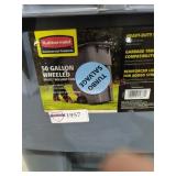 Rubbermaid 50 Gallon Heavy Duty w Wheels Garbage
