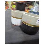 2 glass pots