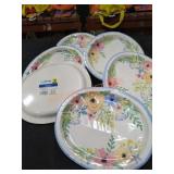 Oval Paper Plates!Sold As Is Where Is No