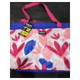 Igloo Essential Tote!Sold As Is Where Is No
