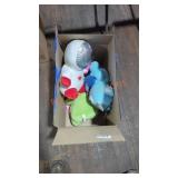 Stuffed animals box lot