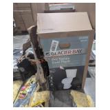 Toilet 18" x 31" x 33.5" APPROX MEASUREMENTS