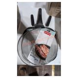 Splatter screens and griddle pan