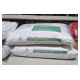 2 jumbo bed pillows