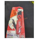 Milwaukee press and flip utility knife