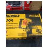 20V Cordless 18-Gauge Crown Stapler Kit