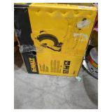 DeWalt 10" Compound Miter Saw