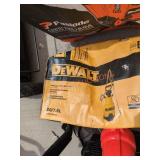 DeWalt Manual Pump Sprayer
