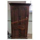26"L x 42.5"W x 84"H Antique Corner Hutch